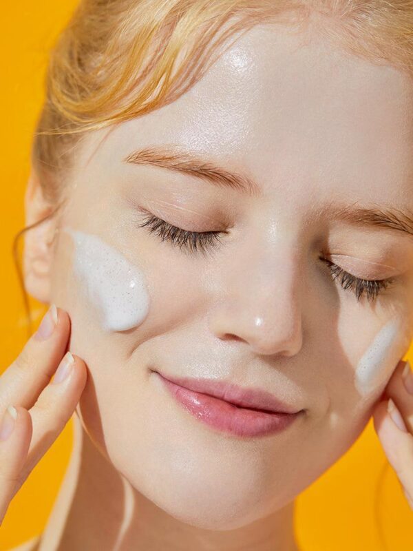 رو صورت تست شده ژل شستشوی موسین حلزون کوزارکس